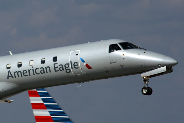 AMERICAN EAGLE EMBRAER 145 MIA RF 5K5A7104.jpg