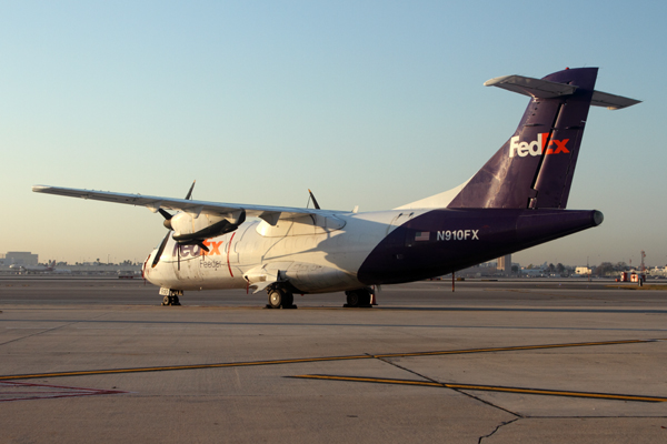 FEDEX ATR42F MIA RF IMG_2479.jpg