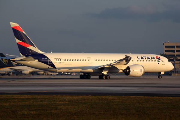 LATAM BOEING 787 9 MIA RF 5K5A6912.jpg