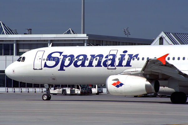 SPANAIR AIRBUS A321 MUC RF 1554 31