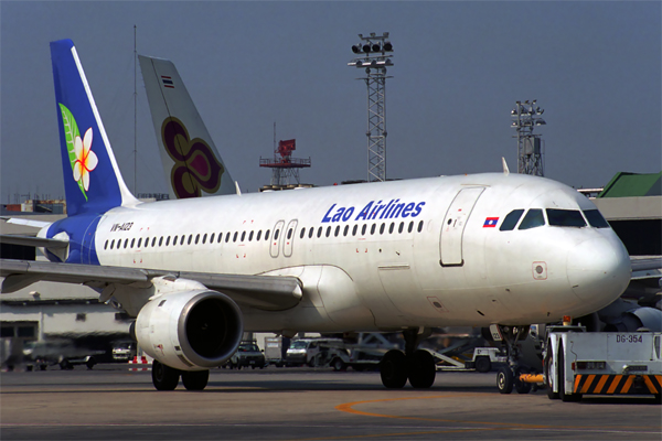 LAO AIRLINES AIRBUS A320 BKK RF 1817 5.jpg