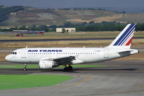 AIR FRANCE AIRBUS A319 MAD RF 1849 33.jpg