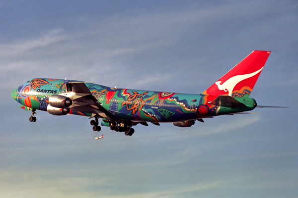 QANTAS BOEING 747 300 SYD RF 1469 14.jpg