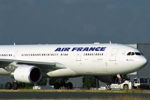 AIR FRANCE AIRBUS A330 200 CDG RF 1862 3.jpg