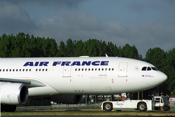 AIR FRANCE AIRBUS A330 200 CDG RF 1861 8.jpg