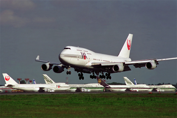 JAL BOEING 747 400 NRT RF 427 7.jpg