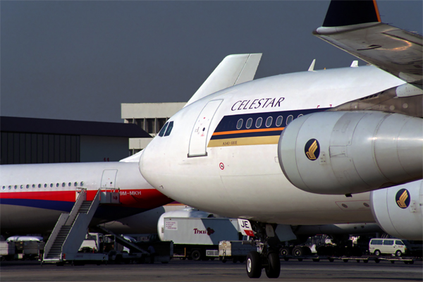 SINGAPORE AIRLINES AIRBUS A340 300 BKK RF 1517 4