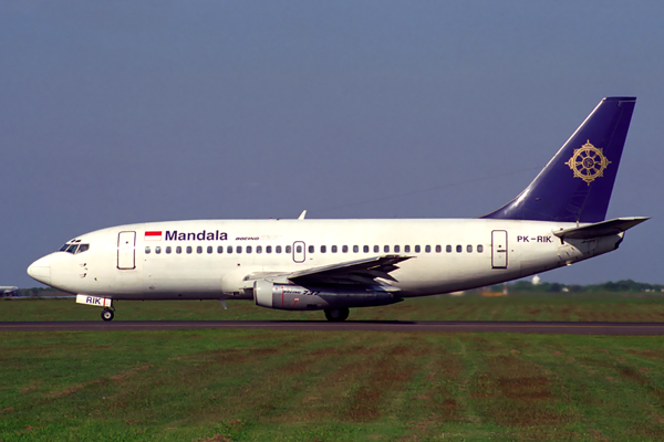 MANDALA BOEING 737 200 SUB RF 1841 2.jpg