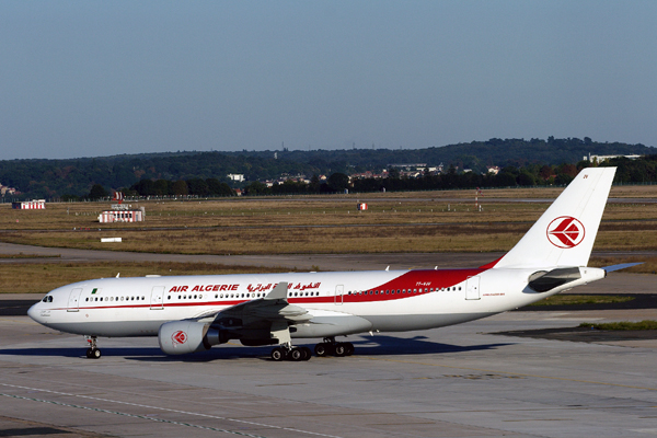 AIR ALGERIE AIRBUS A330 200 ORY RF IMG_2157.jpg