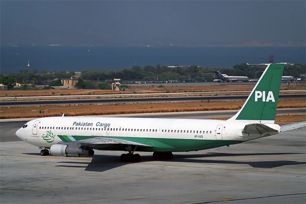 PAKISTAN CARGO BOEING 707F ATH RF 703 5.jpg