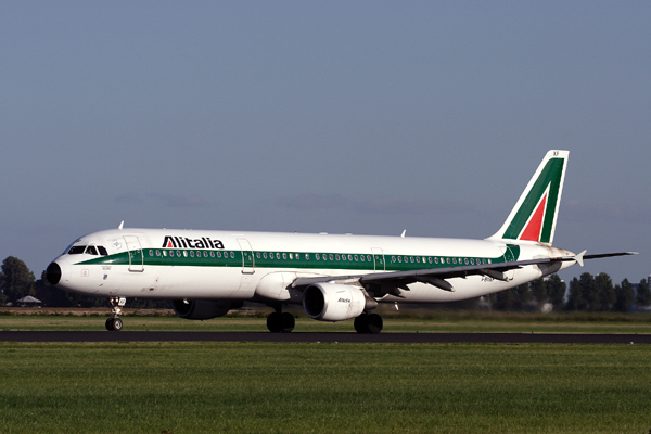 ALITALIA AIRBUS A321 AMS RF IMG_6781.jpg