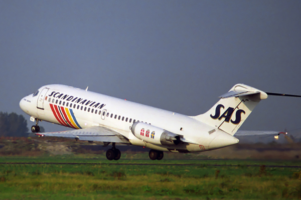 SAS DC9 10 AMS RF 732 32.jpg