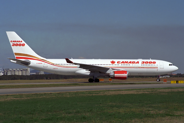 CANADA 3000 AIRBUS A330 200 BNE RF 1492 5.jpg