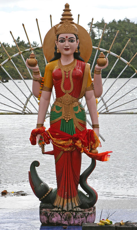 Mauritius - Lakshmi Statue (Holy Lake)