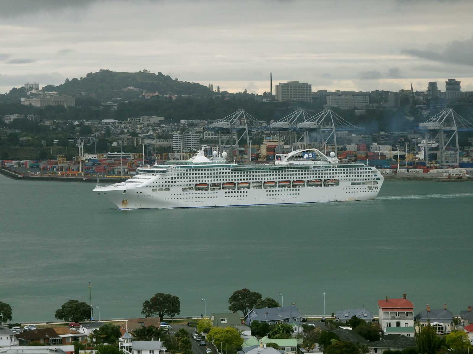 SEA PRINCESS 6