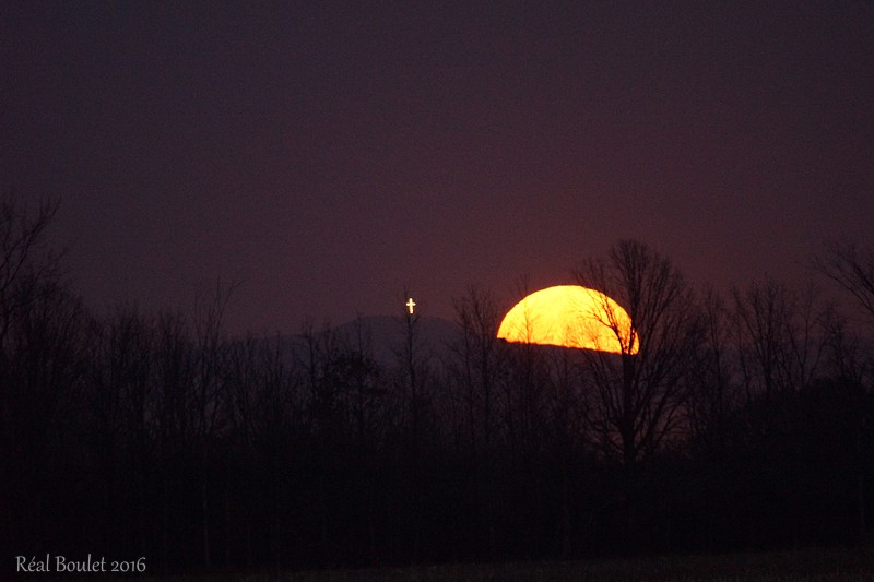 Super lune 2/4 Croix de Rougemont