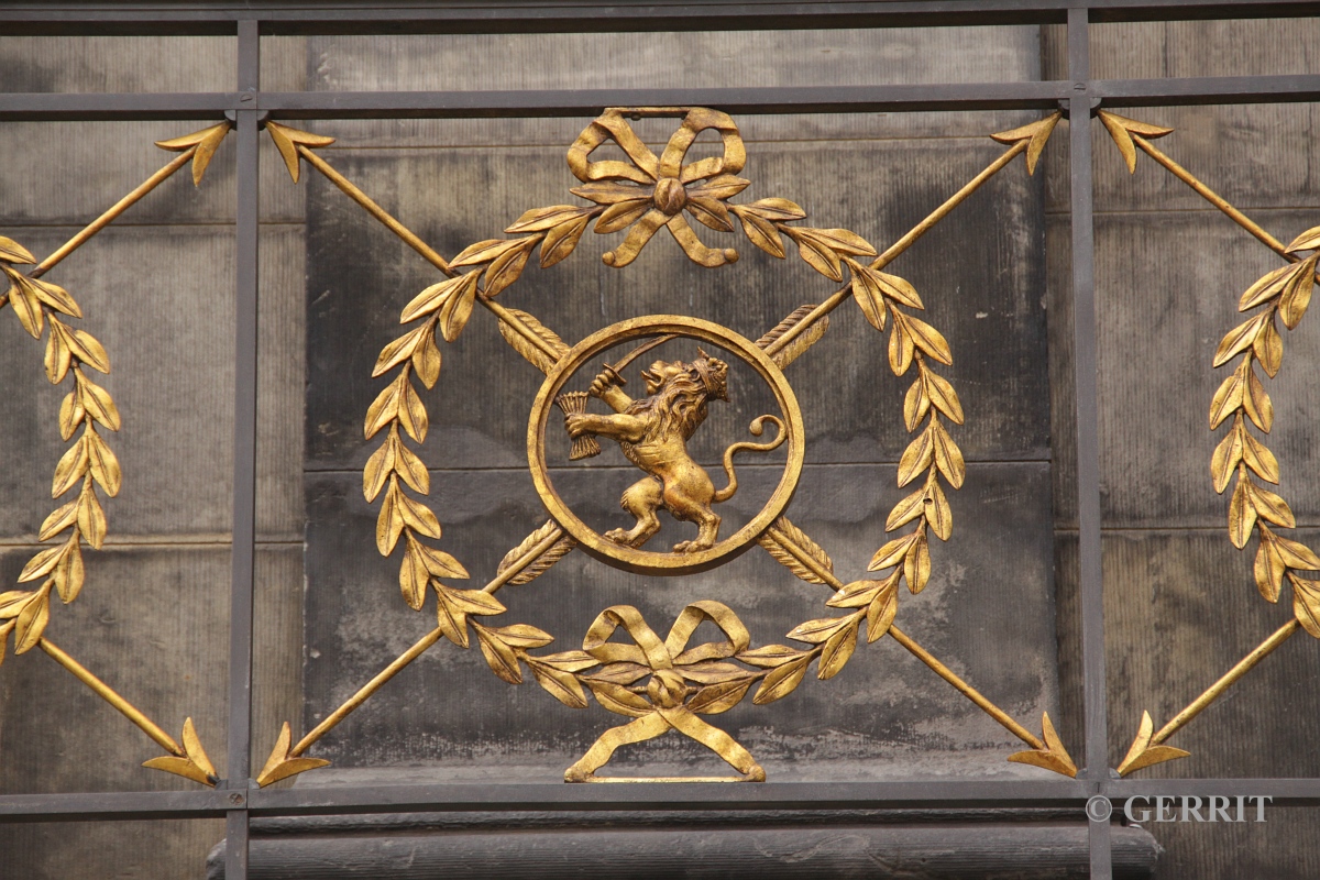 Dam, paleis