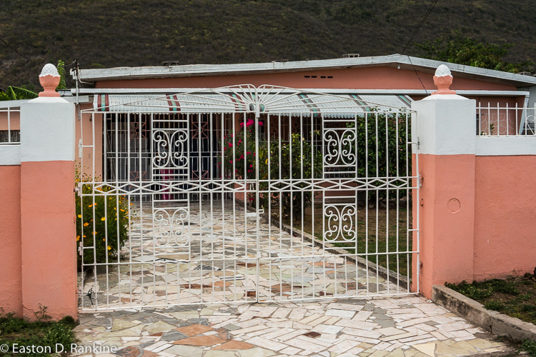 Gate
