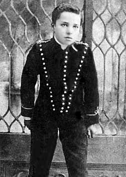 c. 1905 - Charlie Chaplin aged 14-16