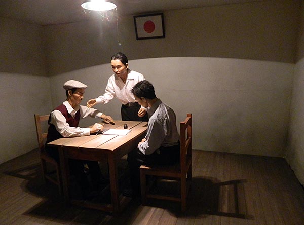 interrogation room sodaemun prison museum.jpg
