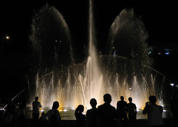 fountain and music.jpg