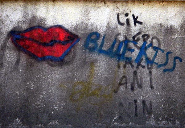 blue kiss.jpg