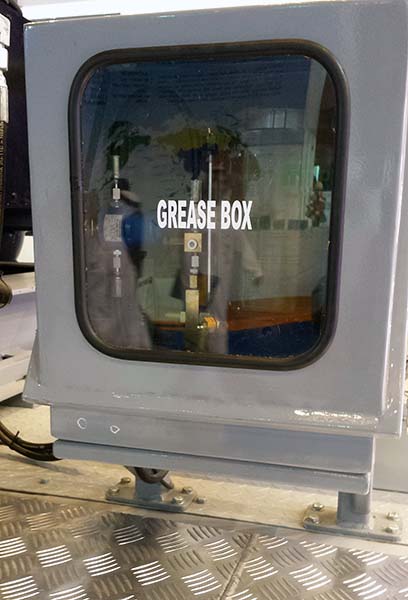 grease box.jpg