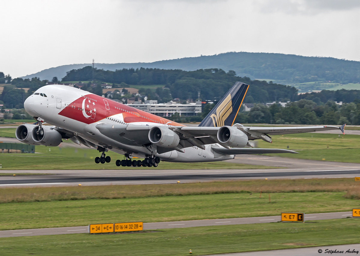 Airbus A380-841