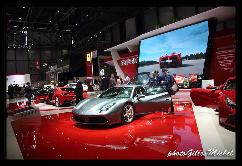 AutoGeneveFerrari-01.jpg