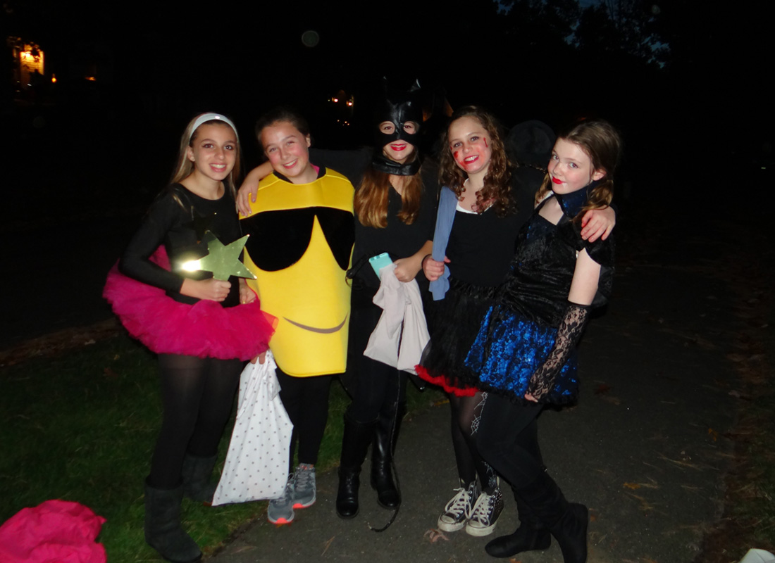 hallow15crew2.jpg