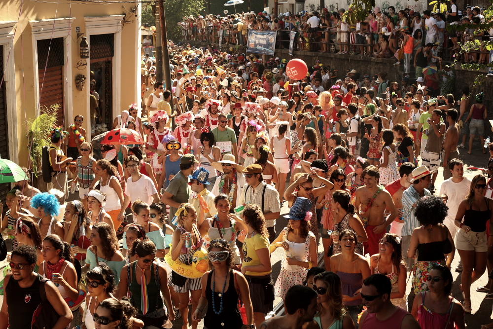 Happy Crowed 