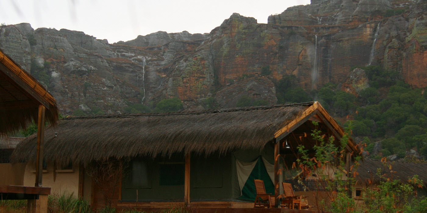Storm and waterfalls at the Satrana Lodge Hotel, Ranohira, Isalo 