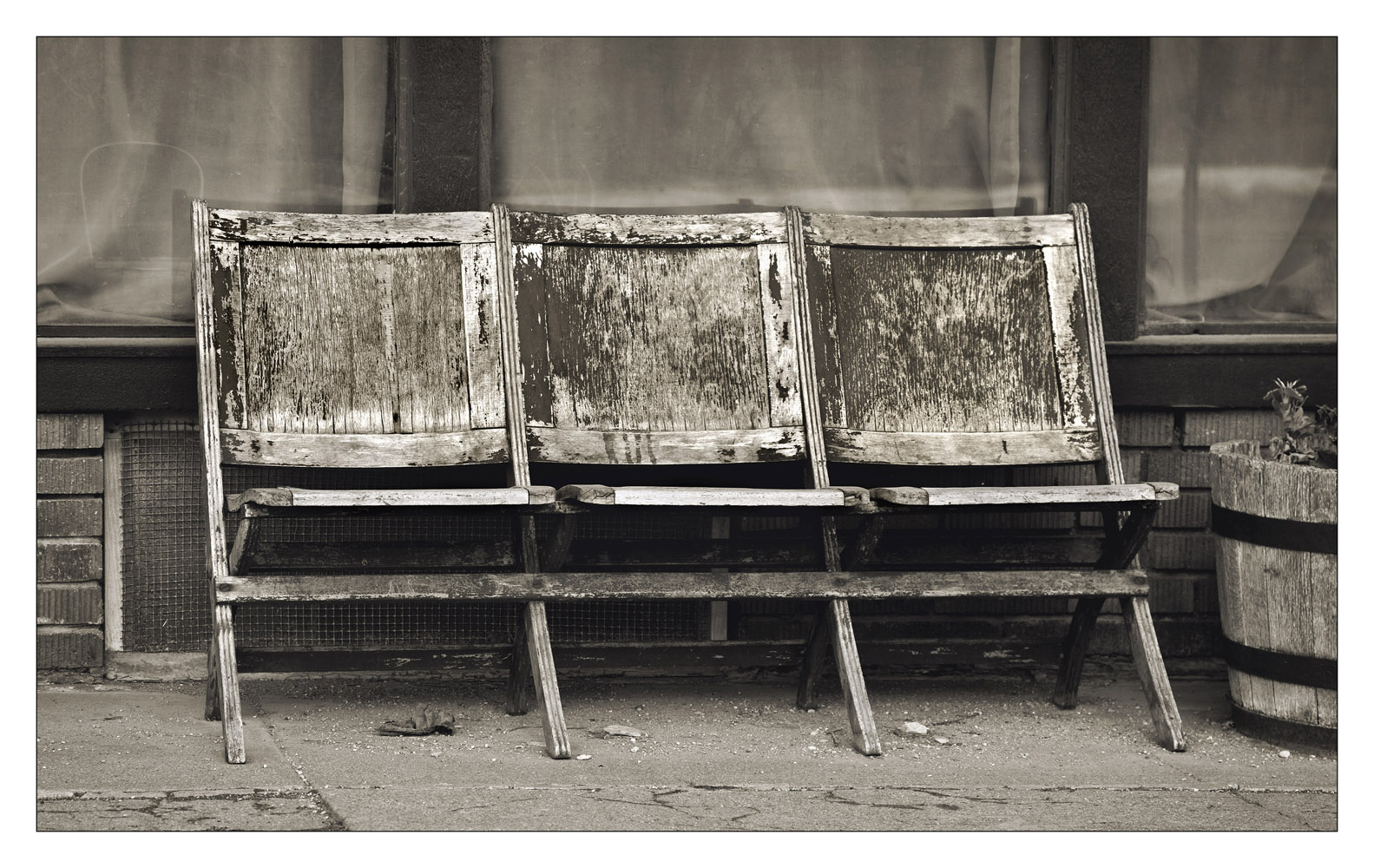 Storefront seating   Lincolnville, KS