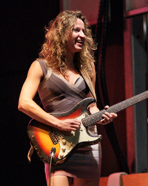 Ana Popovic 05222 copy.jpg