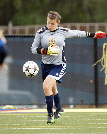 Queens vs Laurentian 00925 copy.jpg