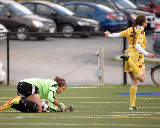 Queens vs Laurentian 01010 copy.jpg