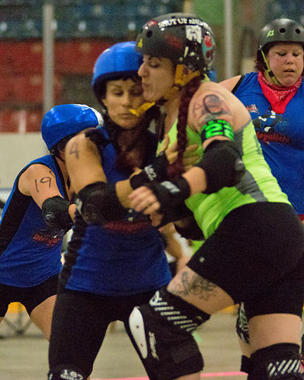 Roller Derby Disloyalists vs Breakwater Bombshells 04294 copy.jpg