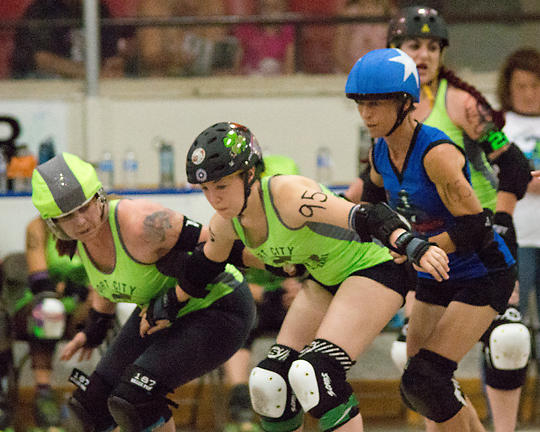 Roller Derby Disloyalists vs Breakwater Bombshells 04299 copy.jpg