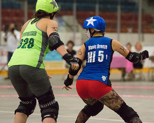 Roller Derby Disloyalists vs Breakwater Bombshells 04316 copy.jpg