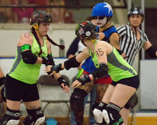 Roller Derby Disloyalists vs Breakwater Bombshells 04395 copy.jpg