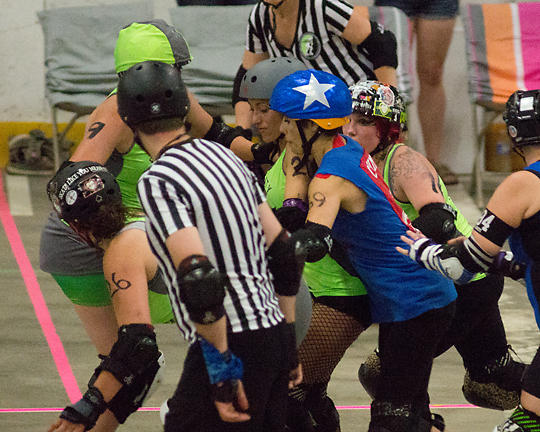 Roller Derby Disloyalists vs Breakwater Bombshells 04495 copy.jpg