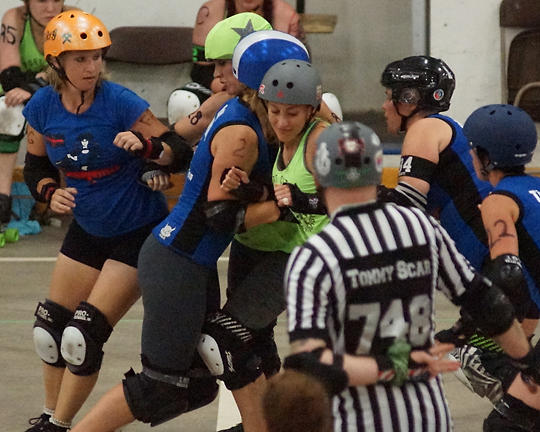 Roller Derby Disloyalists vs Breakwater Bombshells 04512 copy.jpg