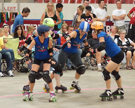 Roller Derby Disloyalists vs Breakwater Bombshells 04577 copy.jpg