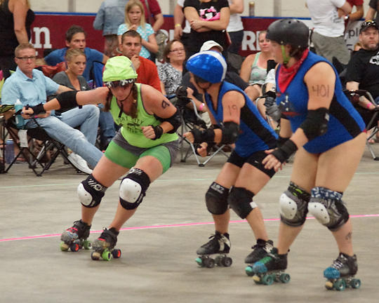 Roller Derby Disloyalists vs Breakwater Bombshells 04587 copy.jpg