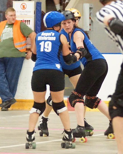 Roller Derby Disloyalists vs Breakwater Bombshells 04679 copy.jpg