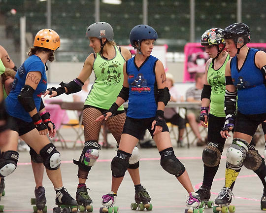 Roller Derby Disloyalists vs Breakwater Bombshells 04705 copy.jpg