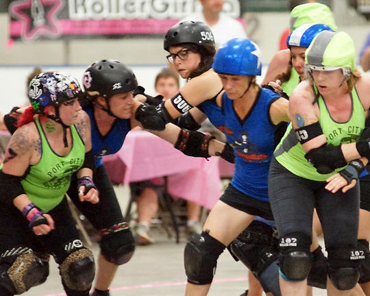 Roller Derby Disloyalists vs Breakwater Bombshells 04738 copy.jpg