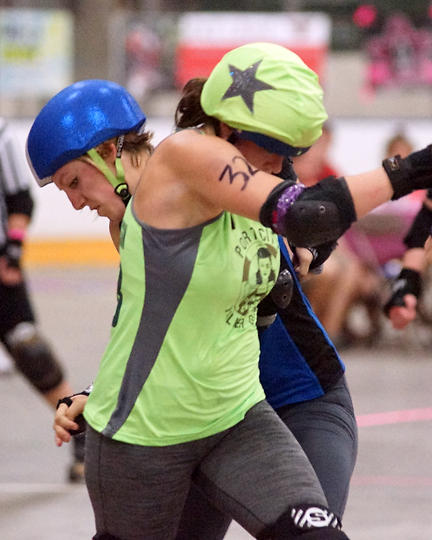 Roller Derby Disloyalists vs Breakwater Bombshells 04770 copy.jpg