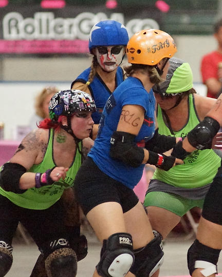 Roller Derby Disloyalists vs Breakwater Bombshells 04786 copy.jpg