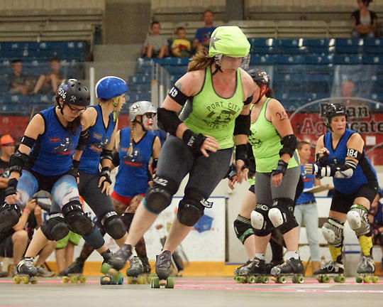 Roller Derby Disloyalists vs Breakwater Bombshells 04971 copy.jpg